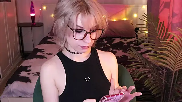  Moonlight t online show from March 8, 11:47 am