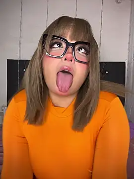 CharlotteMillers online show from January 14, 3:22 am