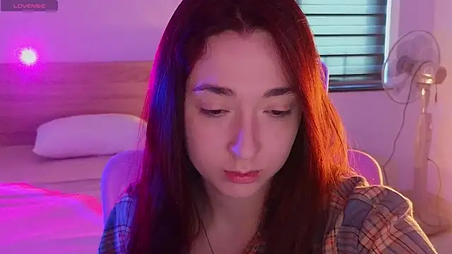 YasmineWest online show from May 1, 12:36 am