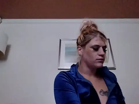 SexxxiLexiiii online show from March 30, 6:46 am