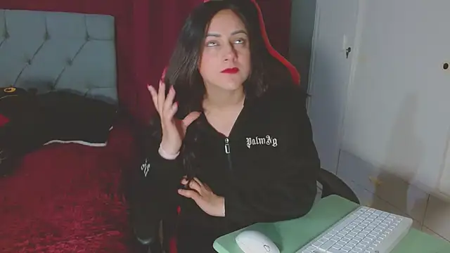 Noamartin  online show from October 22, 11:10 pm