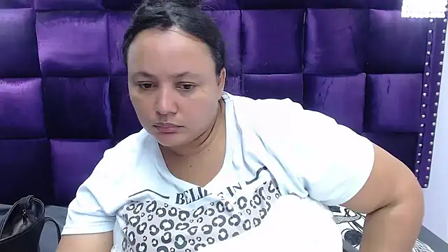 CrushOnMe  online show from December 17, 7:51 pm