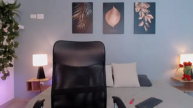 JasmineCampbell  online show from November 14, 8:42 pm