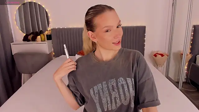CassieRayss online show from June 3, 11:55 am