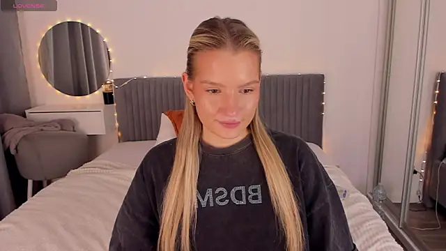 CassieRayss online show from April 25, 1:52 pm