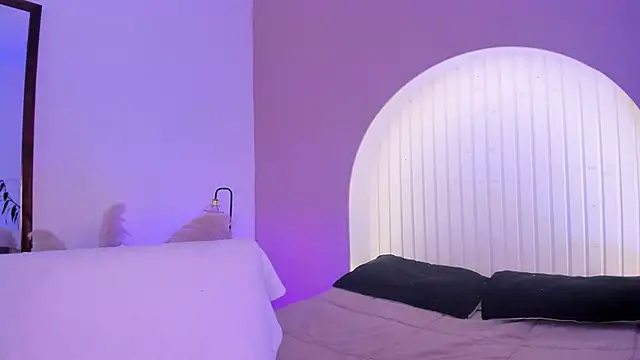 martina duque  online show from March 17, 5:28 pm