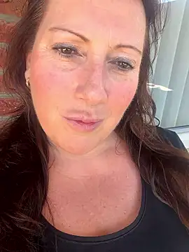 xsexycurvymilf online show from April 8, 11:34 am