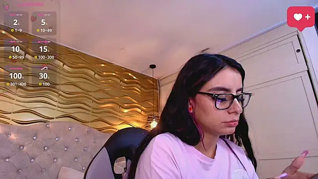 Andreita Jones online show from March 29, 12:15 pm