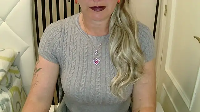 xxNoeliaxx online show from March 2, 8:32 am