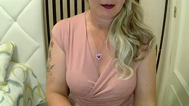 xxNoeliaxx online show from February 27, 8:36 am