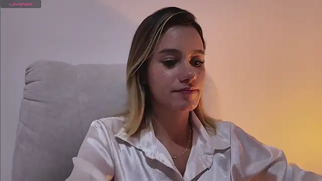 SamanthaWatson online show from April 14, 3:28 am