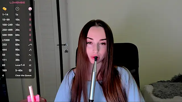 Snapshot of Kimmberr chatting on October 14, 4:26 am Kimmberr online show from October 14, 4:26 am