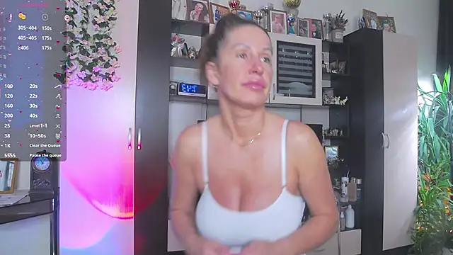 SheilaRyan online show from February 1, 4:44 am