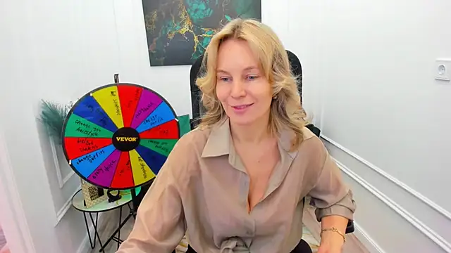 Sinty Devis online show from March 19, 4:28 am