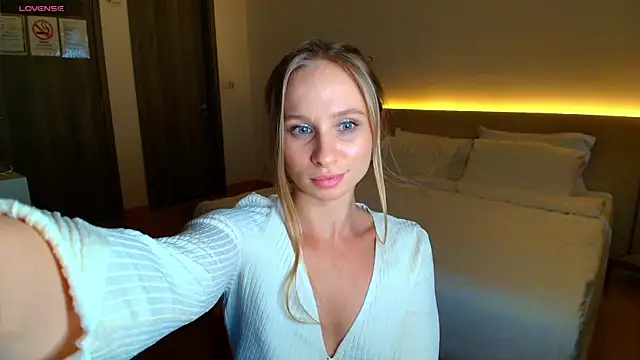 Mad1en online show from April 25, 7:11 am