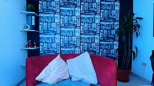 kassandra james online show from April 7, 12:51 pm