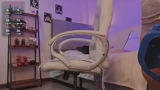 lady nylon  online show from November 10, 12:55 pm