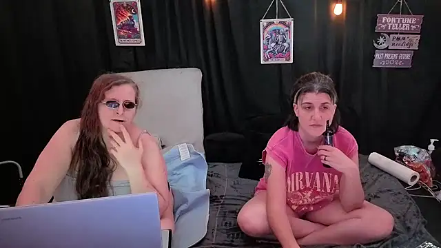 Sexy Mama-69 online show from November 6, 10:37 pm