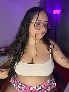 CurlyGirl 1 online show from March 21, 11:10 pm