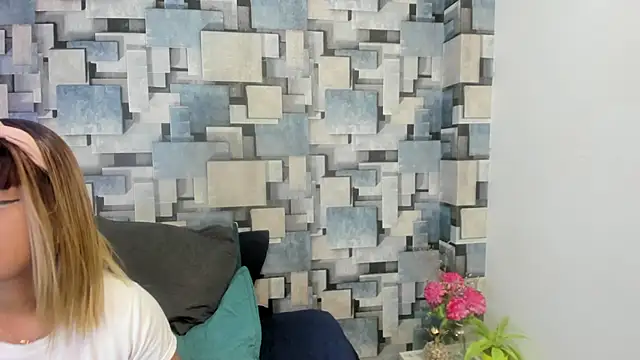 angel dthroatt online show from February 23, 12:04 pm