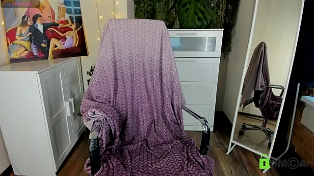 Melissa Wells online show from November 23, 11:01 am