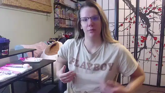 Sarahtineke online show from February 27, 2:17 pm