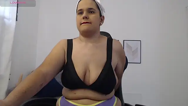 natalia curvy1 online show from September 25, 6:17 pm