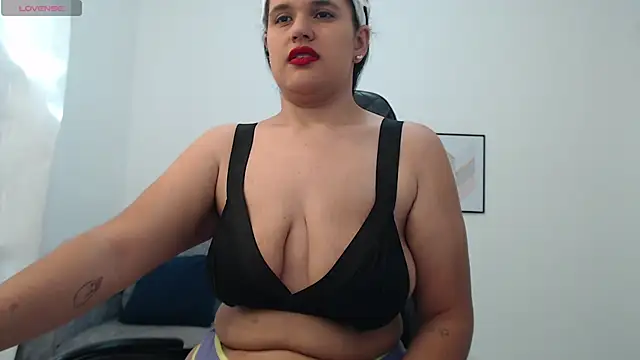 natalia curvy1 online show from November 5, 6:13 pm