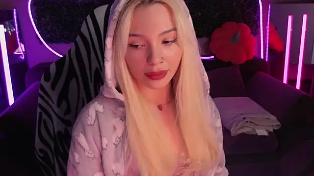 SandraBoyl online show from November 23, 9:00 am