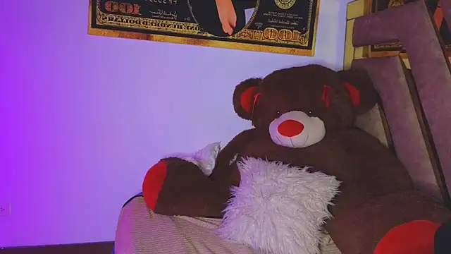 naatashamendozaa online show from February 28, 3:06 am