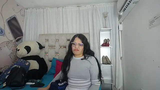 KEYRA-MILLER- online show from November 21, 1:40 am