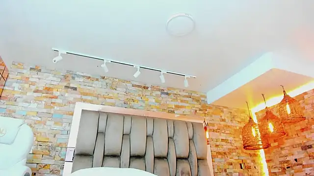 karla dunn online show from December 18, 9:30 pm