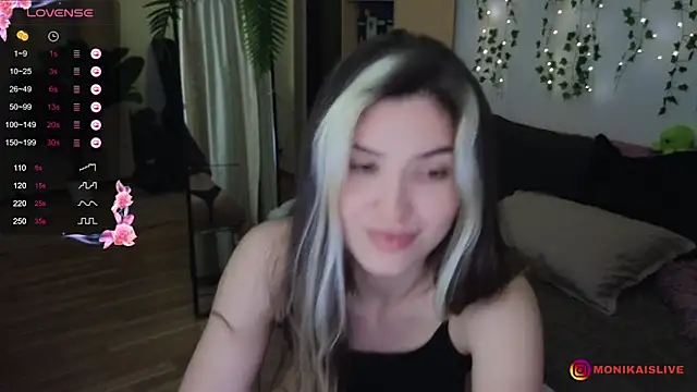 monikavenom online show from September 28, 1:12 am