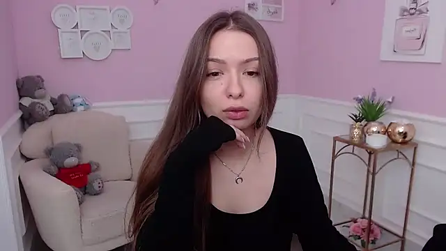 LucySkilar online show from November 11, 9:39 am