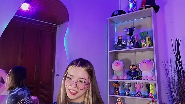 EmilyMiller  online show from October 10, 6:02 pm