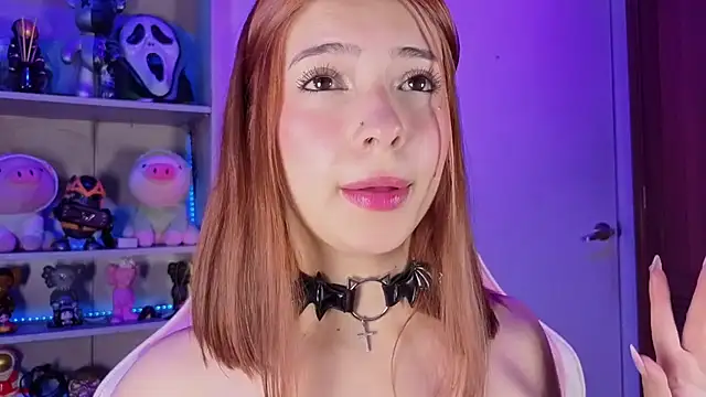 EmilyMiller  online show from November 18, 4:19 pm