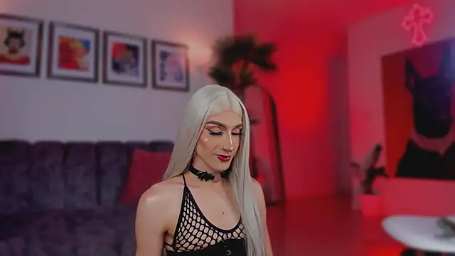 Taylor  foxxx online show from December 4, 5:32 am