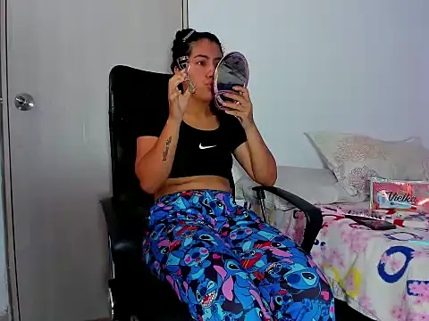 skinnyanai2 online show from November 22, 4:31 pm