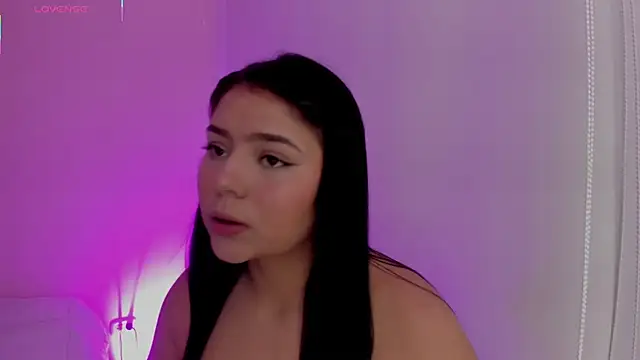 Oriana Guzman online show from February 23, 12:00 am