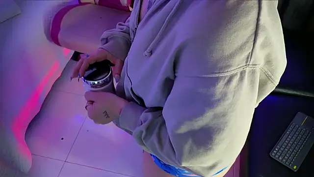 albaismynameX online show from September 23, 12:25 pm