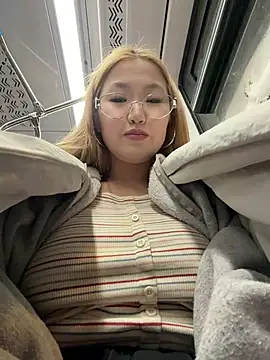 Aiko Yumi online show from February 3, 5:06 pm