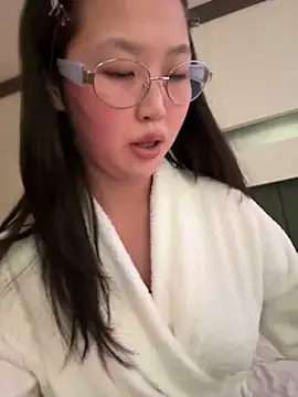 Snapshot of Aiko_Yumi chatting on September 21, 9:46 pm Aiko Yumi online show from September 21, 9:46 pm