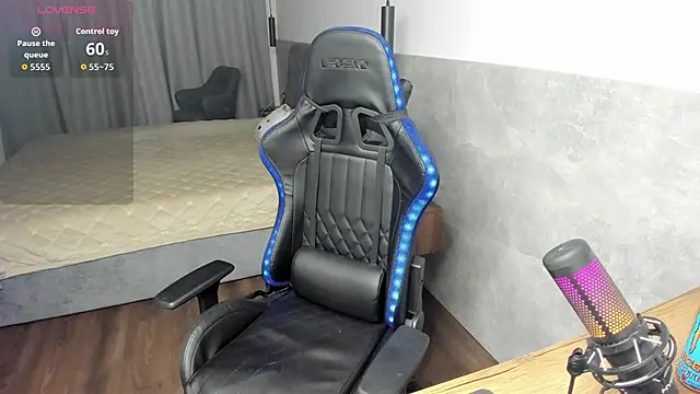 Snapshot of MCfly_11 chatting on September 29, 10:59 pm MCfly 11 online show from September 29, 10:59 pm