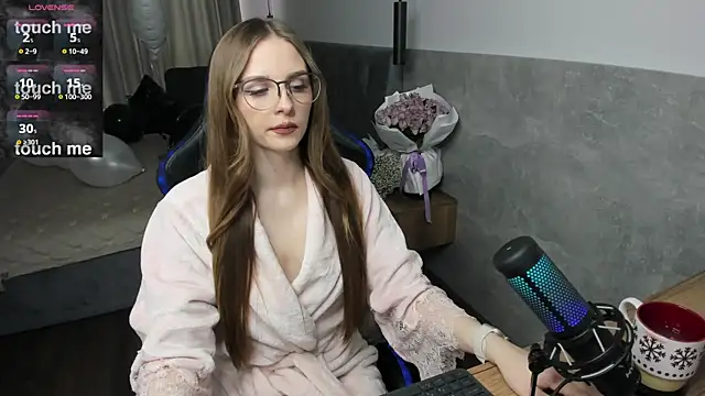 MCfly 11 online show from February 22, 1:23 pm