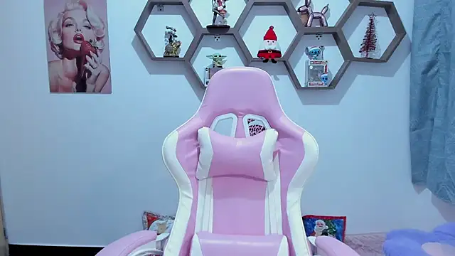 SharonSander online show from December 18, 12:04 am