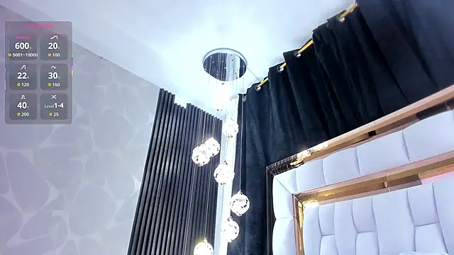 Snapshot of SarayRoyse chatting on October 19, 7:27 pm SarayRoyse online show from October 19, 7:27 pm