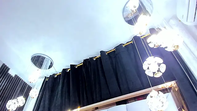 Snapshot of SarayRoyse chatting on September 29, 8:36 pm SarayRoyse online show from September 29, 8:36 pm