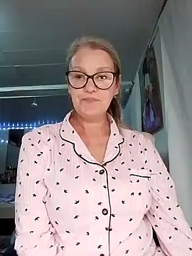 irinamaux online show from November 21, 5:59 pm