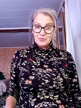 irinamaux online show from September 29, 12:32 pm