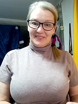 irinamaux online show from March 17, 3:43 am